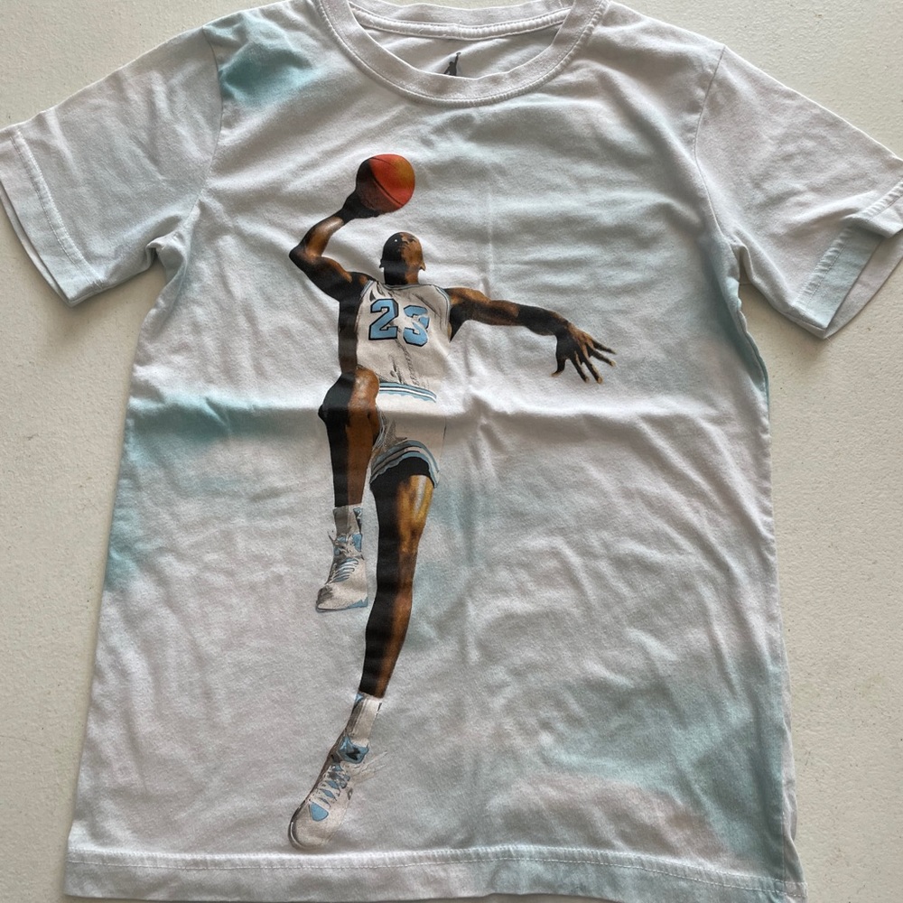 Jordan shirt sleeve tee shirt